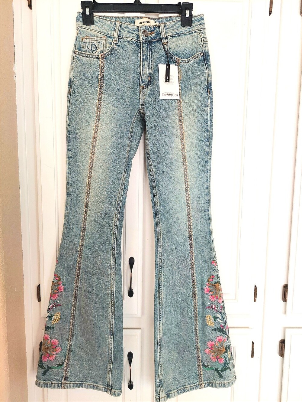 Desigual Jeans With Flower Topstitching SS26 Collection (Size 34/US 2) NWT - Picture 3 of 15